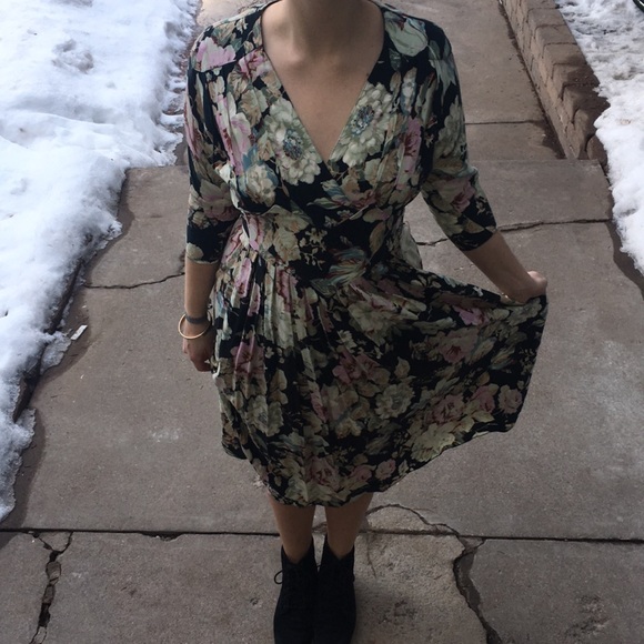 🌸🌼 Vintage Floral Maxi Dress with POCKETS 🌼🌸 - Picture 2 of 6